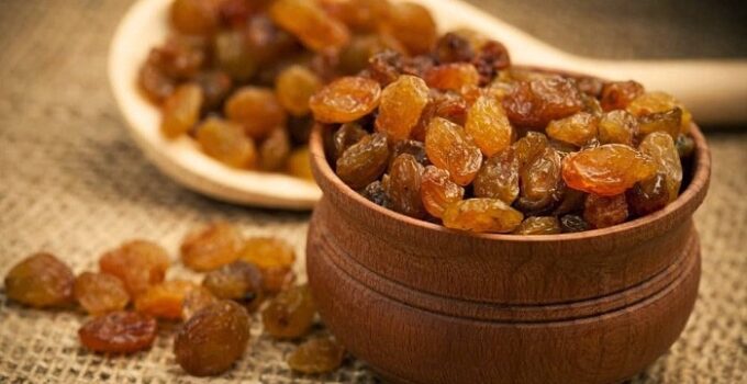 Wellhealthorganic.com:easy-way-to-gain-weight-know-how-raisins-can-help-in-weight-gain